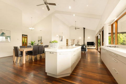 Olinda Cascade Waterfall Mountain View Retreat - Accommodation Main Beach 2