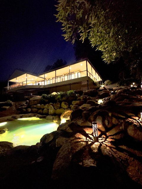 Olinda Cascade Waterfall Mountain View Retreat - Accommodation Main Beach 0