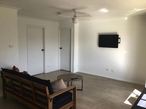 Ocean View Villas - Accommodation Main Beach 2