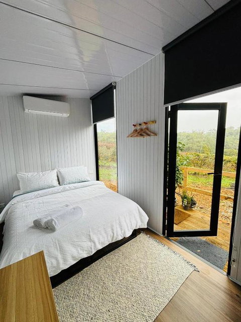Orange 2 By Tiny Away - Accommodation Main Beach 3
