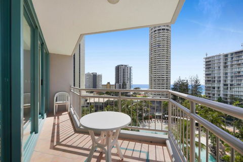 Oceanview 1-Bed With Pools, Spa, Sauna, Gym & BBQ - Accommodation Main Beach 1