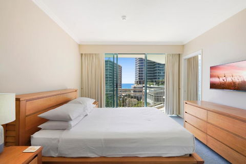 Oceanview 1-Bed With Pools, Spa, Sauna, Gym & BBQ - Accommodation Main Beach 2
