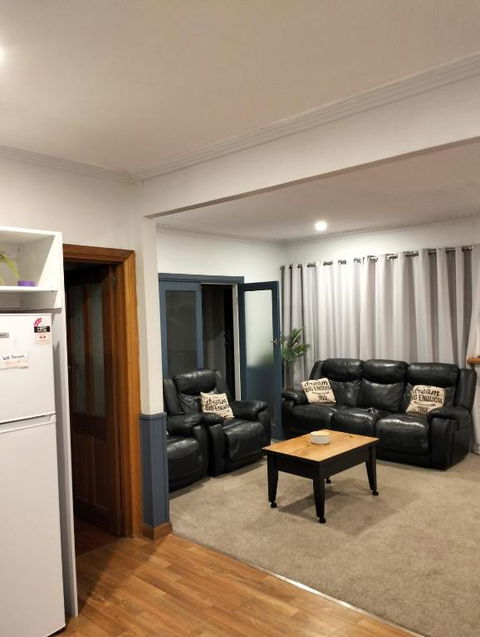 Ocean Views - Accommodation Main Beach 2