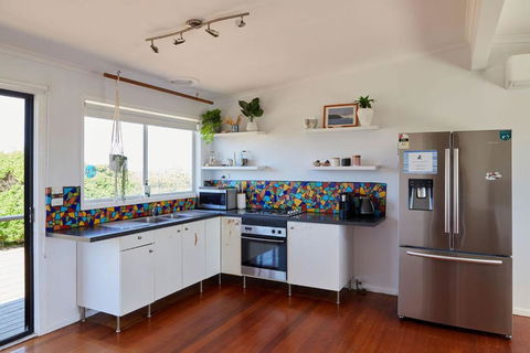 Ocean View Getaway - Accommodation Main Beach 2