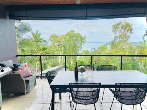 Ocean View Island 2-bedroom Townhouse Buggy Valet Service Extra Queen Air Bed - Accommodation Main Beach 0