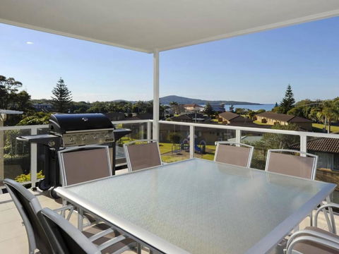 Ocean View Oasis At Fingal Bay - Accommodation Main Beach 0