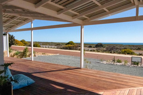 Ocean View Retreat - Accommodation Main Beach 1
