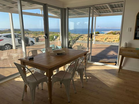 Ocean View Retreat - Accommodation Main Beach 2