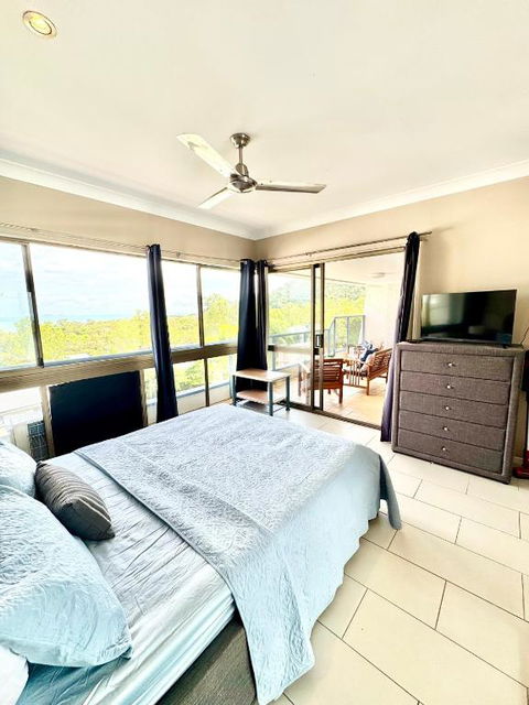Ocean View Retreat On Eshelby - Accommodation Main Beach 3