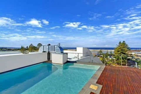 Ocean View Spacious Luxury 3 Bedroom, Pool, Central, Walk Everywhere 6PM CHECKOUT - Accommodation Main Beach 1
