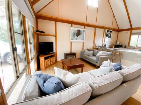 Ocean View Walk To The Beach & Surfers Point - Margaret River Properties - Accommodation Main Beach 0