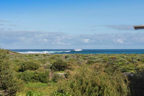 Ocean View Walk To The Beach & Surfers Point - Margaret River Properties - Accommodation Main Beach 3