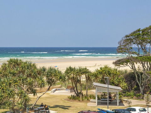 Ocean Views At Nor Nor East 201 - Accommodation Main Beach 1
