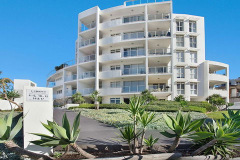 Ocean Views, Sundrift, Unit 18 - Accommodation Main Beach 0