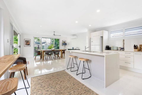 OCEAN55- Mooloolaba Family Holiday Home - Accommodation Main Beach 0