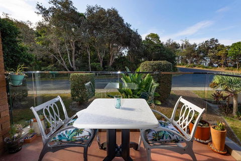 Oceancrest 4 - Accommodation Main Beach 0