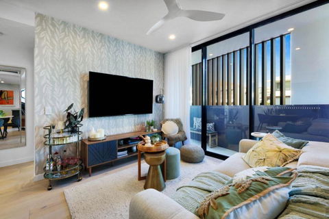 Oceanfront Luxury Apartments Palm Beach - Accommodation Main Beach 1