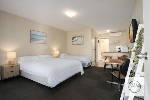 Oceanfront Oasis - Accommodation Main Beach 0
