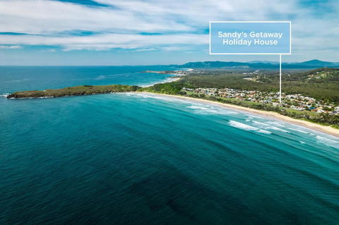Oceanfront Sandy Beach Couples Getaway - Accommodation Main Beach 0