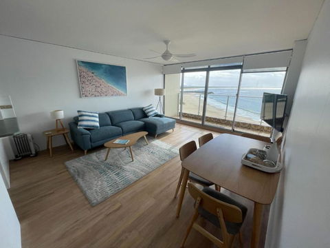 Oceanic 28 On The Beach - Accommodation Main Beach 2