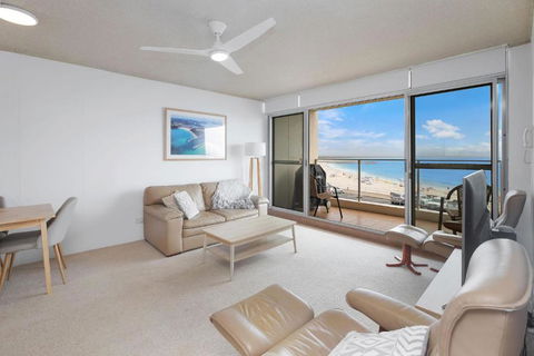 Oceanic 7 - Accommodation Main Beach 3