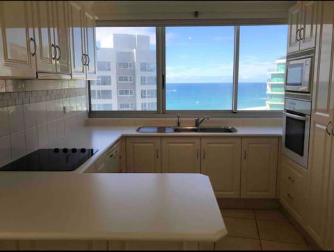 Oceanic Dream Haven - Accommodation Main Beach 1