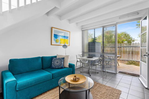 Oceanic Sorrento Apartment - Accommodation Main Beach 1