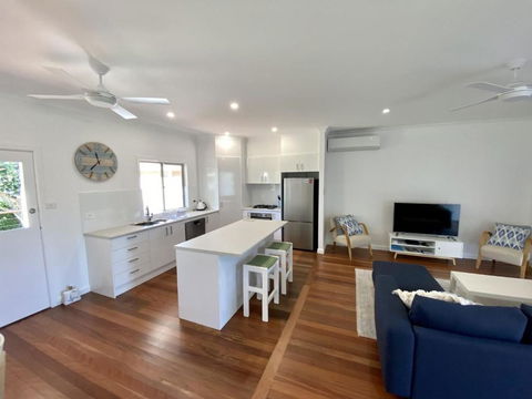 Oceans 12 - Accommodation Main Beach 0
