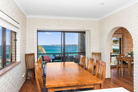 Oceans Edge - Accommodation Main Beach 3
