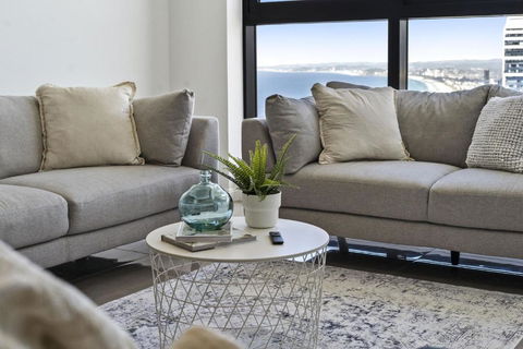 Oceans Suites - Q Stay - Accommodation Main Beach 3