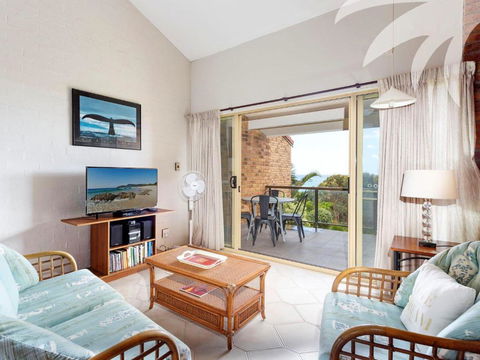 Oceanside 18 - Accommodation Main Beach 3