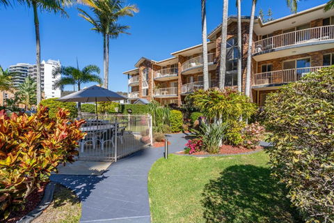 Oceanside Cove - Accommodation Main Beach 3