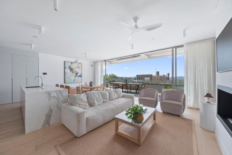 Oceanview Luxe Escape In Bondi With Parking - Accommodation Main Beach 0