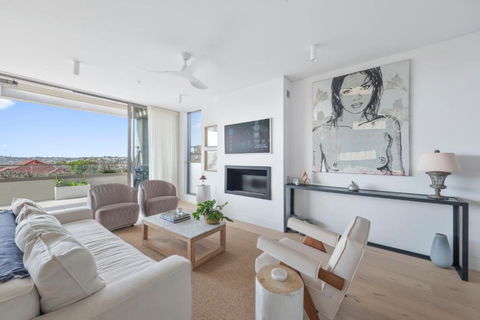 Oceanview Luxe Escape In Bondi With Parking - Accommodation Main Beach 1