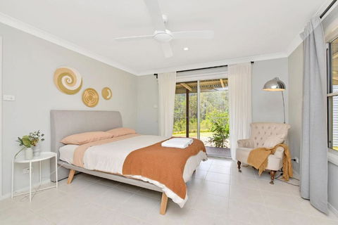 Off The Grid In Laguna Haven A 100-Acre Oasis Of Sustainable Serenity - Accommodation Main Beach 1