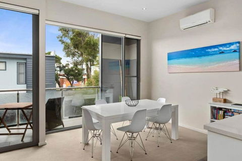 OG- By The Sea, 400m To Beach - Accommodation Main Beach 3