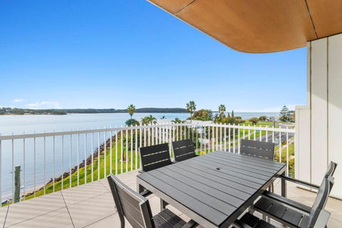 Ohana 411 - Accommodation Main Beach 0