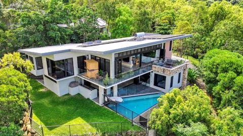 Ohana - The Ultimate Family Pool Escape - Accommodation Main Beach 0