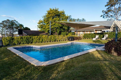 Old Maitland Inn - Accommodation Main Beach 0