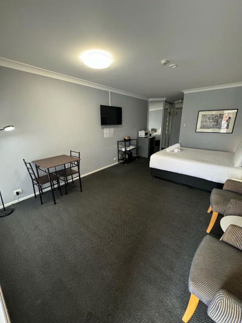 Old Maitland Inn - Accommodation Main Beach 3