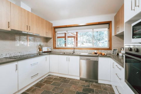 Olinda Rise Retreat House Fire Bathtub And Brekky - Accommodation Main Beach 3