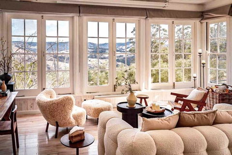Olive Hill Spa, Views & Home Cinema - Accommodation Main Beach 3