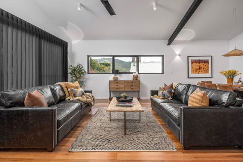 Olsen Penthouse - Art House Townhouses - Accommodation Main Beach 0