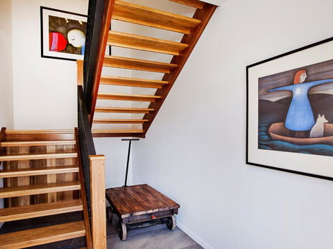Olsen Penthouse - Art House Townhouses - Accommodation Main Beach 1