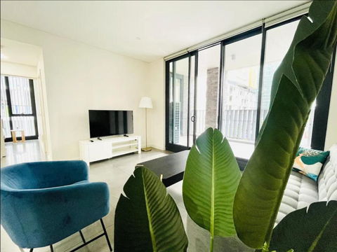 Olympic Park Oasis - New 3b2b Condo - Pool, Parking - Accommodation Main Beach 1
