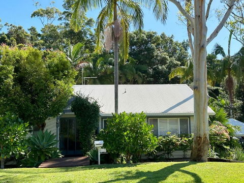 Omanu - Family Home With Pool - Accommodation Main Beach 1