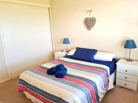 On The Bay - Accommodation Main Beach 2