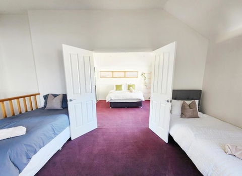 On The Beach, Kids & Pets Friendly - Accommodation Main Beach 3