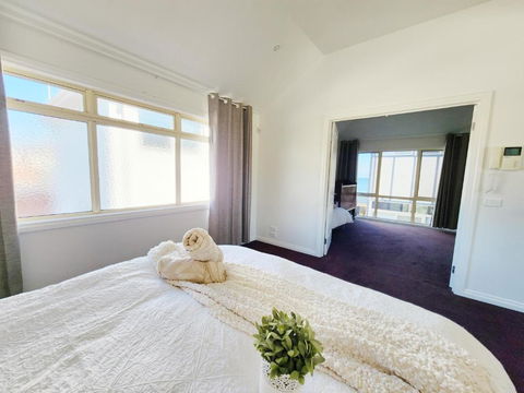 On The Beach, Kids & Pets Friendly - Accommodation Main Beach 2