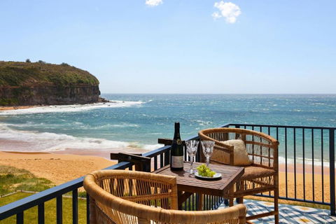 On The Beach - Accommodation Main Beach 0